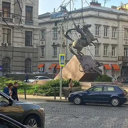 затишна в центрі *