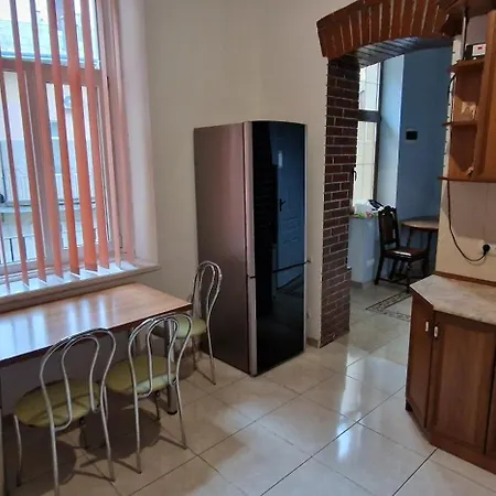 затишна в центрі Apartamento